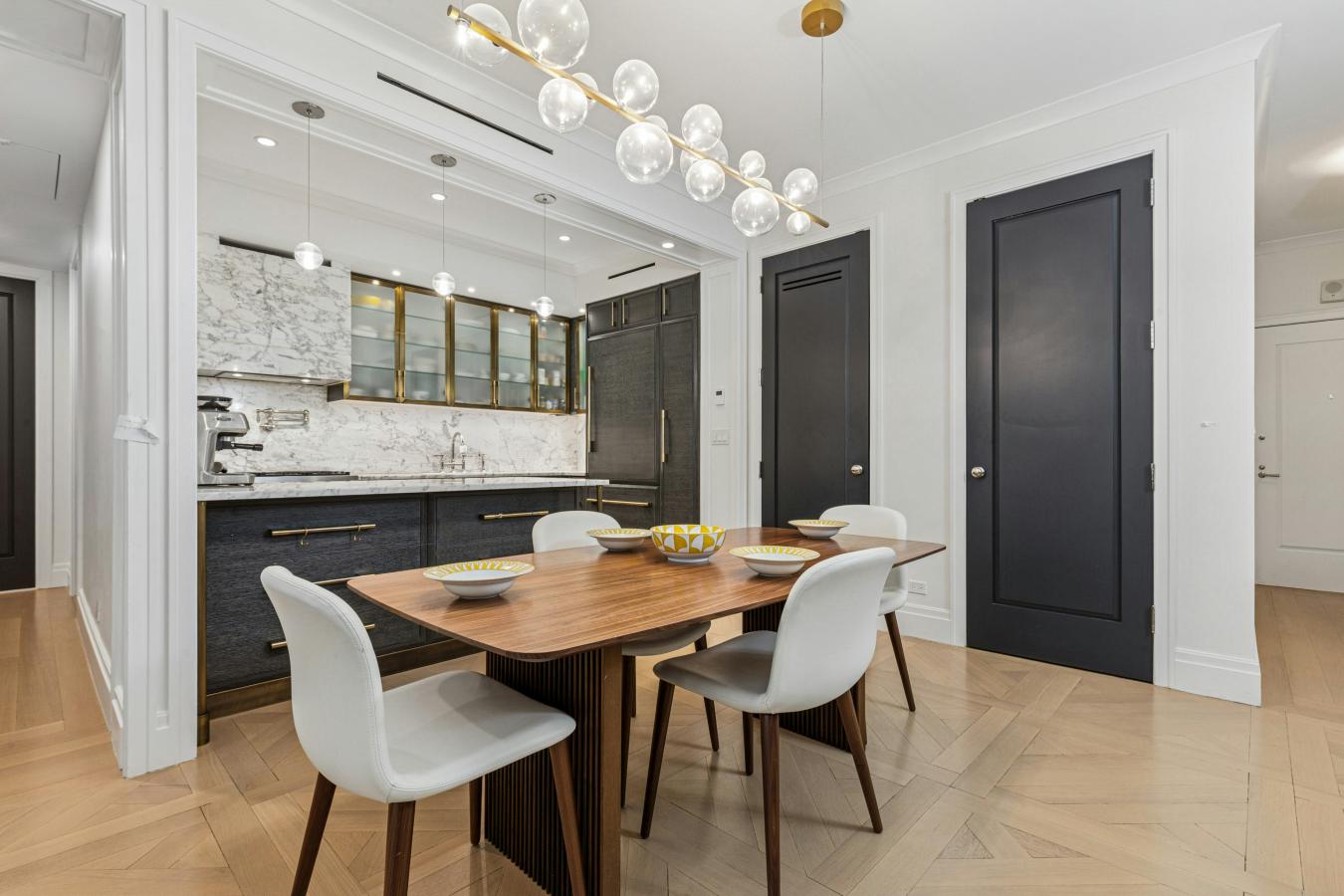 New York, New York, 10024, United States, 3 Bedrooms Bedrooms, ,2 BathroomsBathrooms,Residential,For Sale,1943696