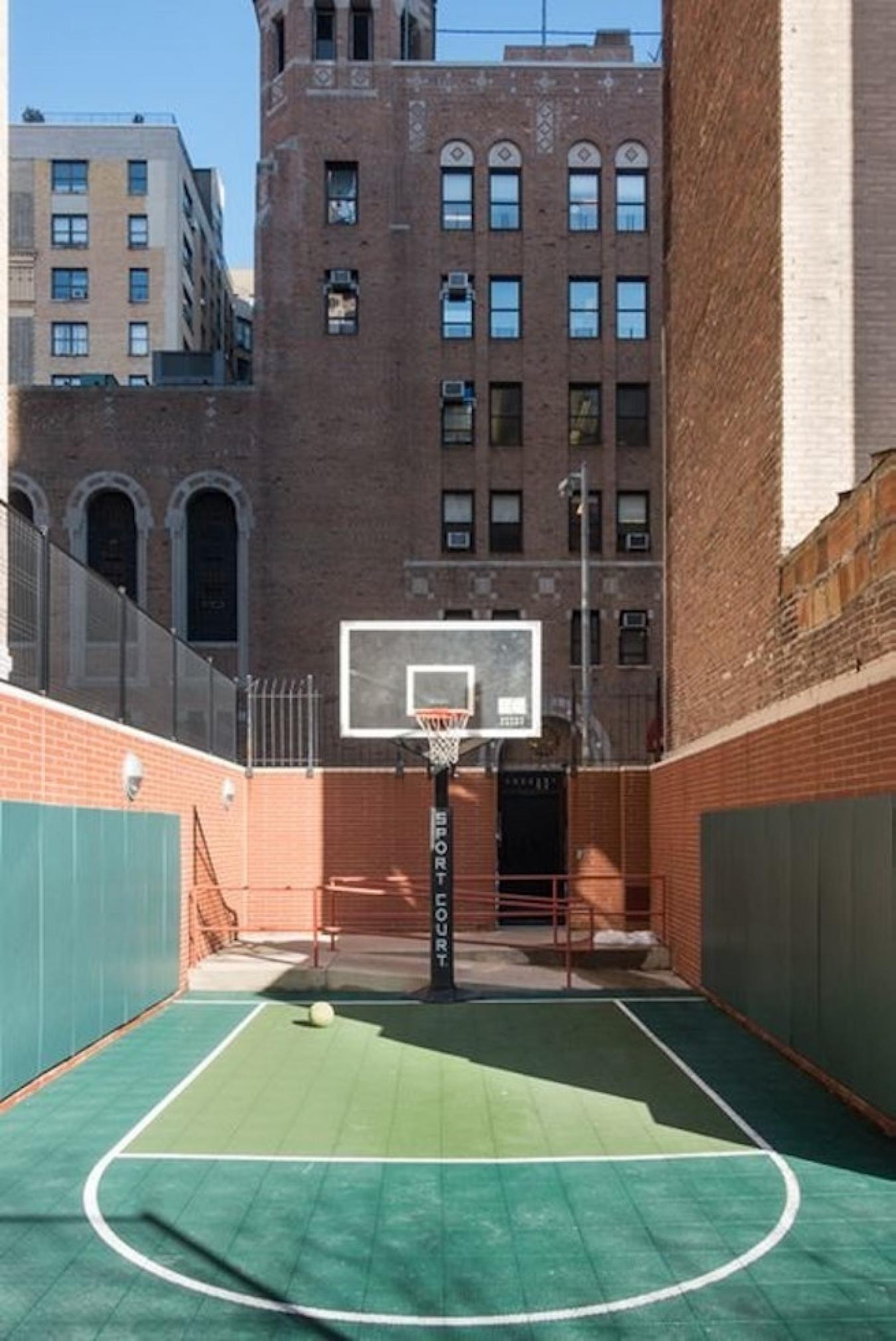 New York, New York, 10025, United States, 4 Bedrooms Bedrooms, ,3 BathroomsBathrooms,Residential,For Sale,1943694