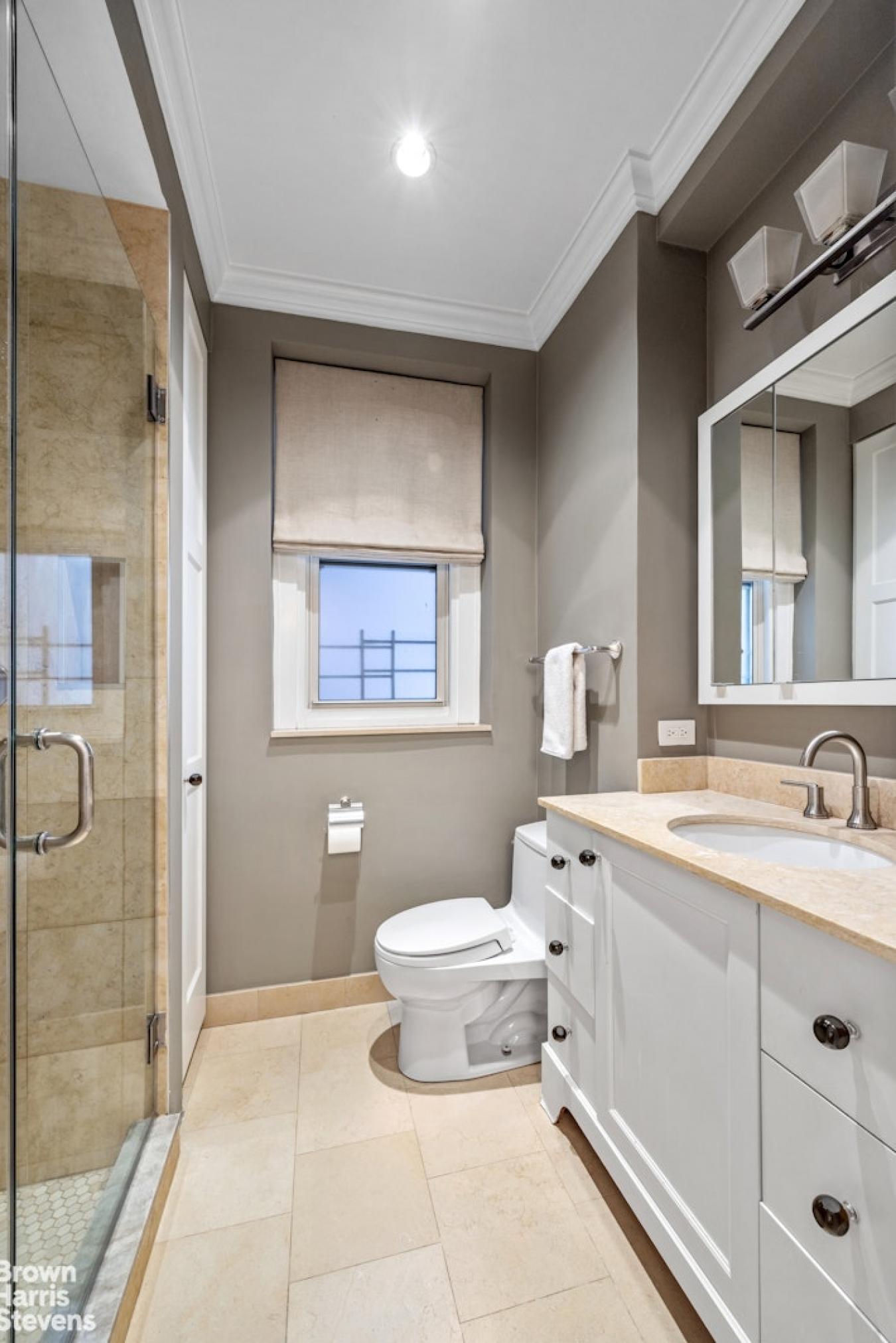 New York, New York, 10024, United States, 2 Bedrooms Bedrooms, ,2 BathroomsBathrooms,Residential,For Sale,1943692