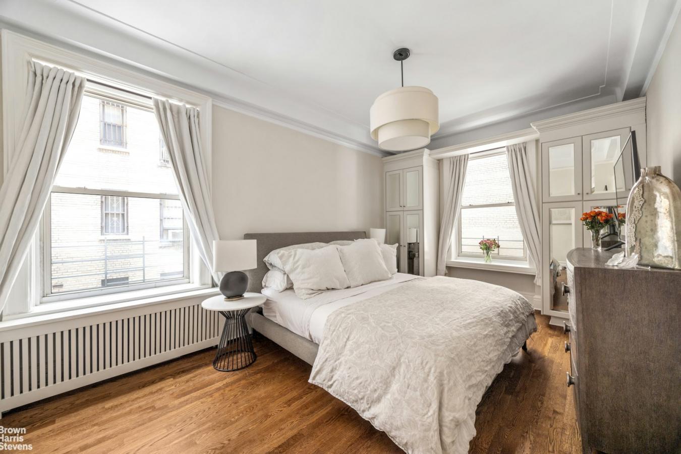 New York, New York, 10024, United States, 2 Bedrooms Bedrooms, ,2 BathroomsBathrooms,Residential,For Sale,1943692