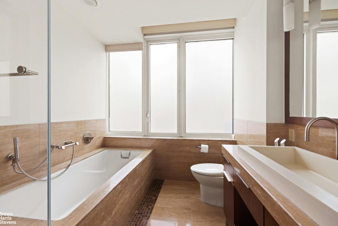 New York, New York, 10022, United States, 2 Bedrooms Bedrooms, ,2 BathroomsBathrooms,Residential,For Sale,1943691
