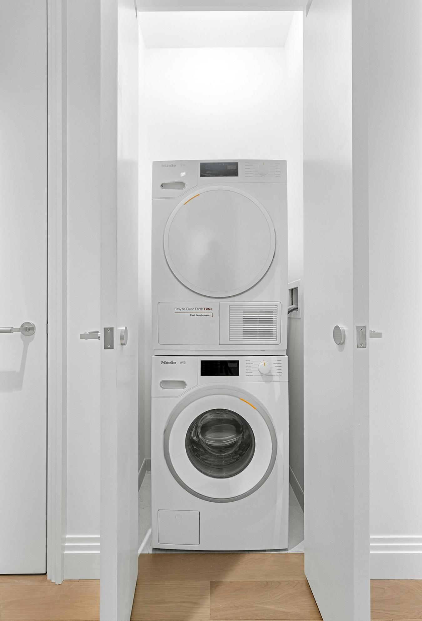 Financial District, New York, 10005, United States, 1 Bedroom Bedrooms, ,1 BathroomBathrooms,Residential,For Sale,1943689