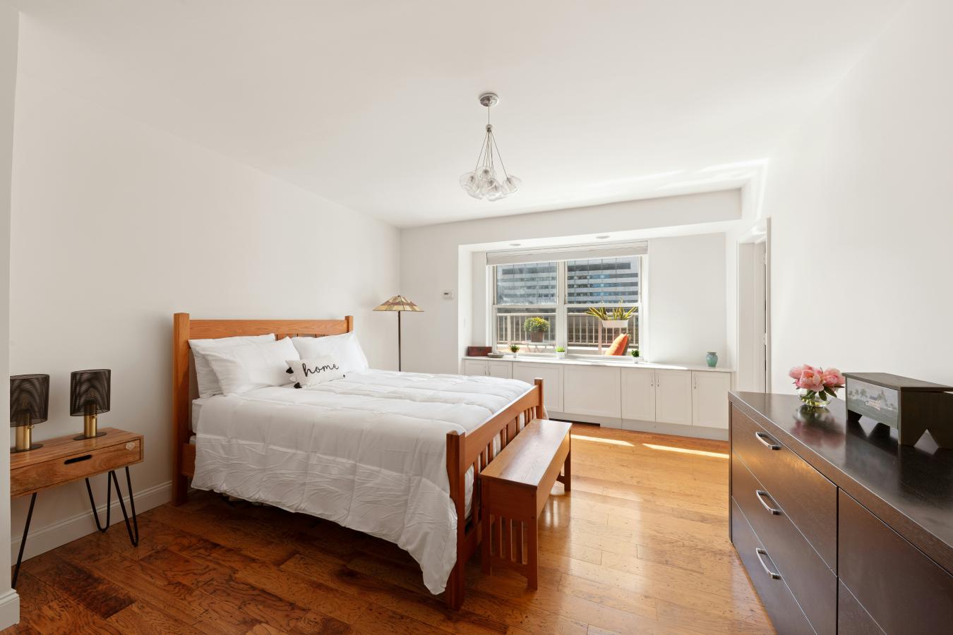 New York, New York, 10021, United States, 2 Bedrooms Bedrooms, ,2 BathroomsBathrooms,Residential,For Sale,1943688