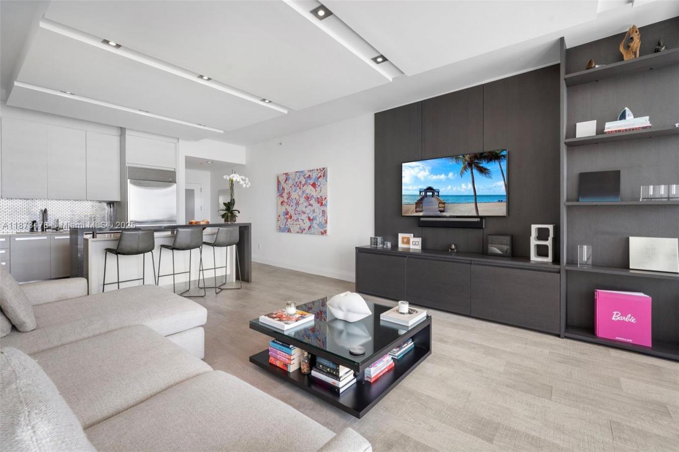 Miami, Florida, 33137, United States, 2 Bedrooms Bedrooms, ,2 BathroomsBathrooms,Residential,For Sale,1943958