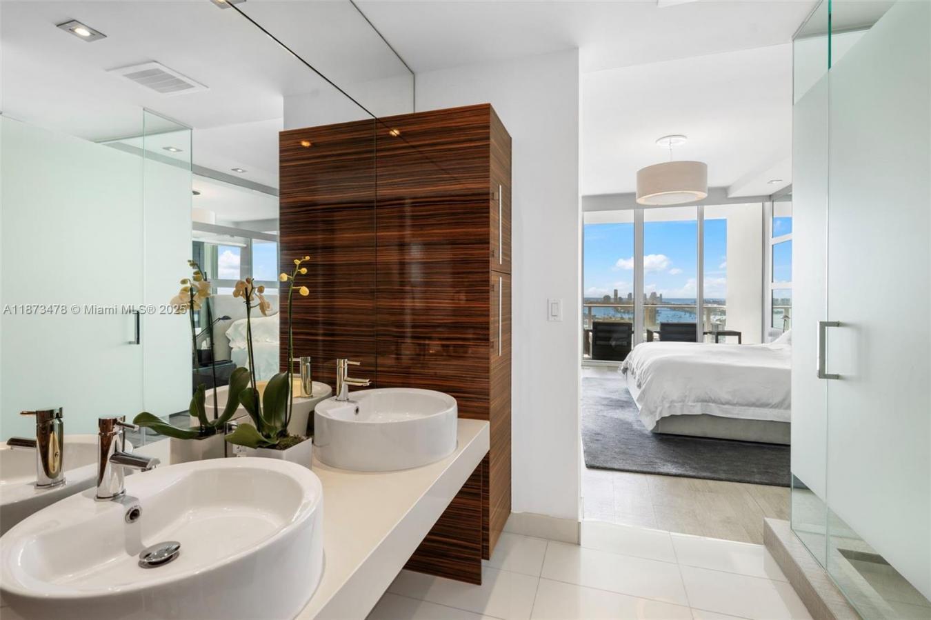 Miami, Florida, 33137, United States, 2 Bedrooms Bedrooms, ,2 BathroomsBathrooms,Residential,For Sale,1943958