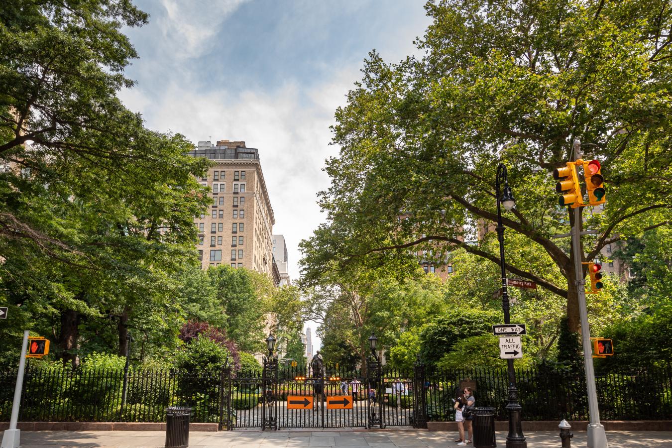 Gramercy Park, New York, 10010, United States, 1 Bedroom Bedrooms, ,2 BathroomsBathrooms,Residential,For Sale,1943687