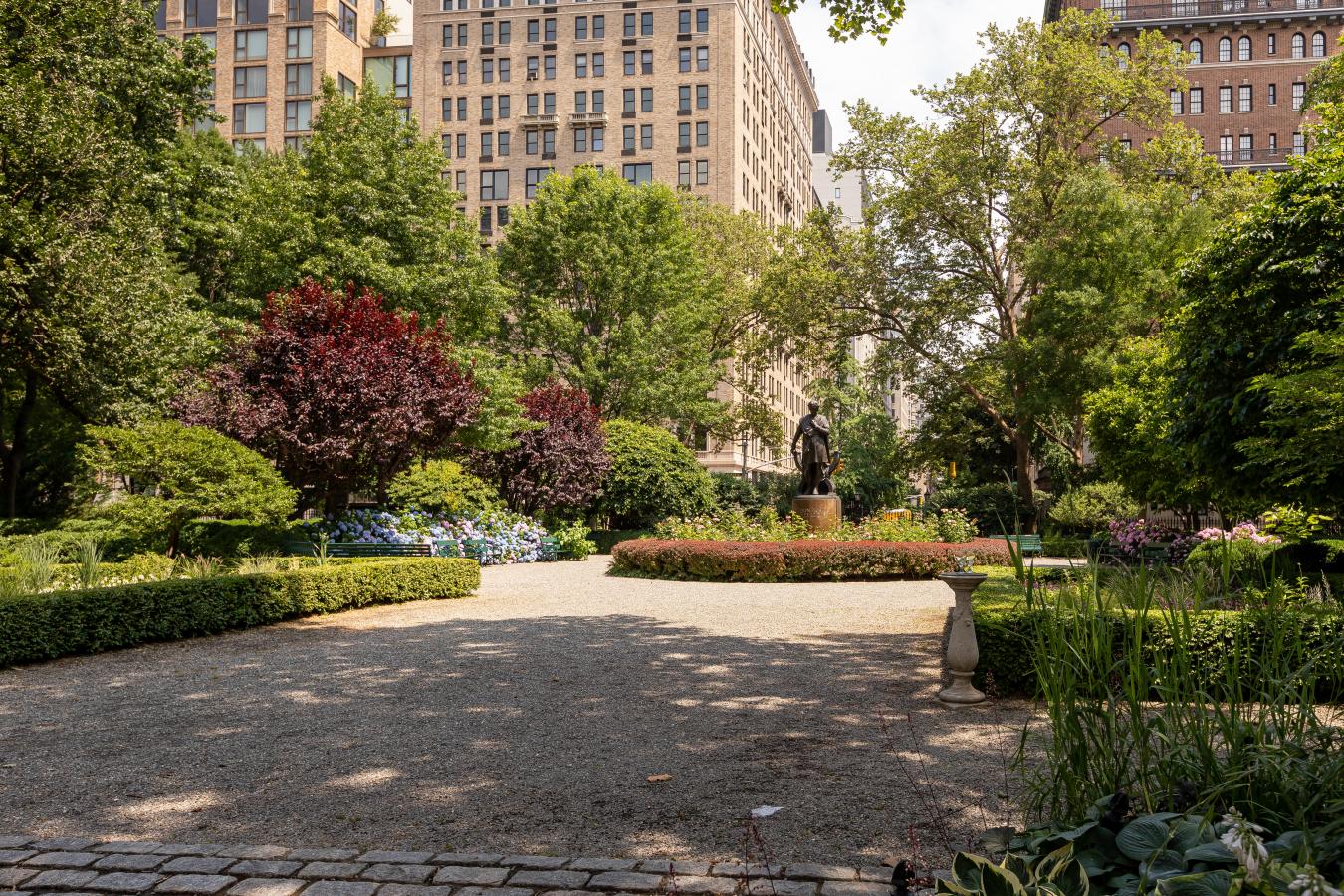 Gramercy Park, New York, 10010, United States, 1 Bedroom Bedrooms, ,2 BathroomsBathrooms,Residential,For Sale,1943687