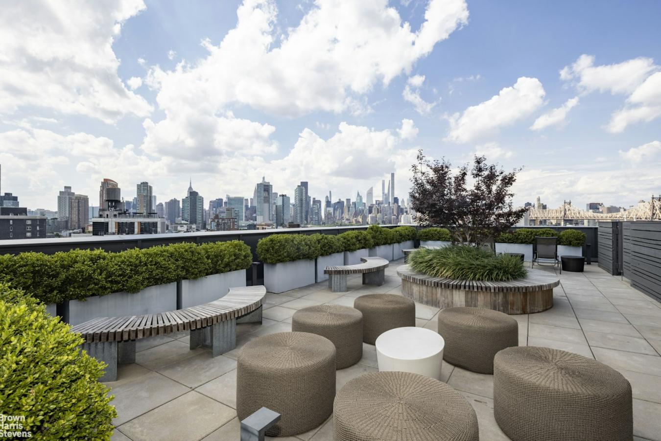 Long Island City, New York, 11101, United States, 1 Bedroom Bedrooms, ,1 BathroomBathrooms,Residential,For Sale,1943685