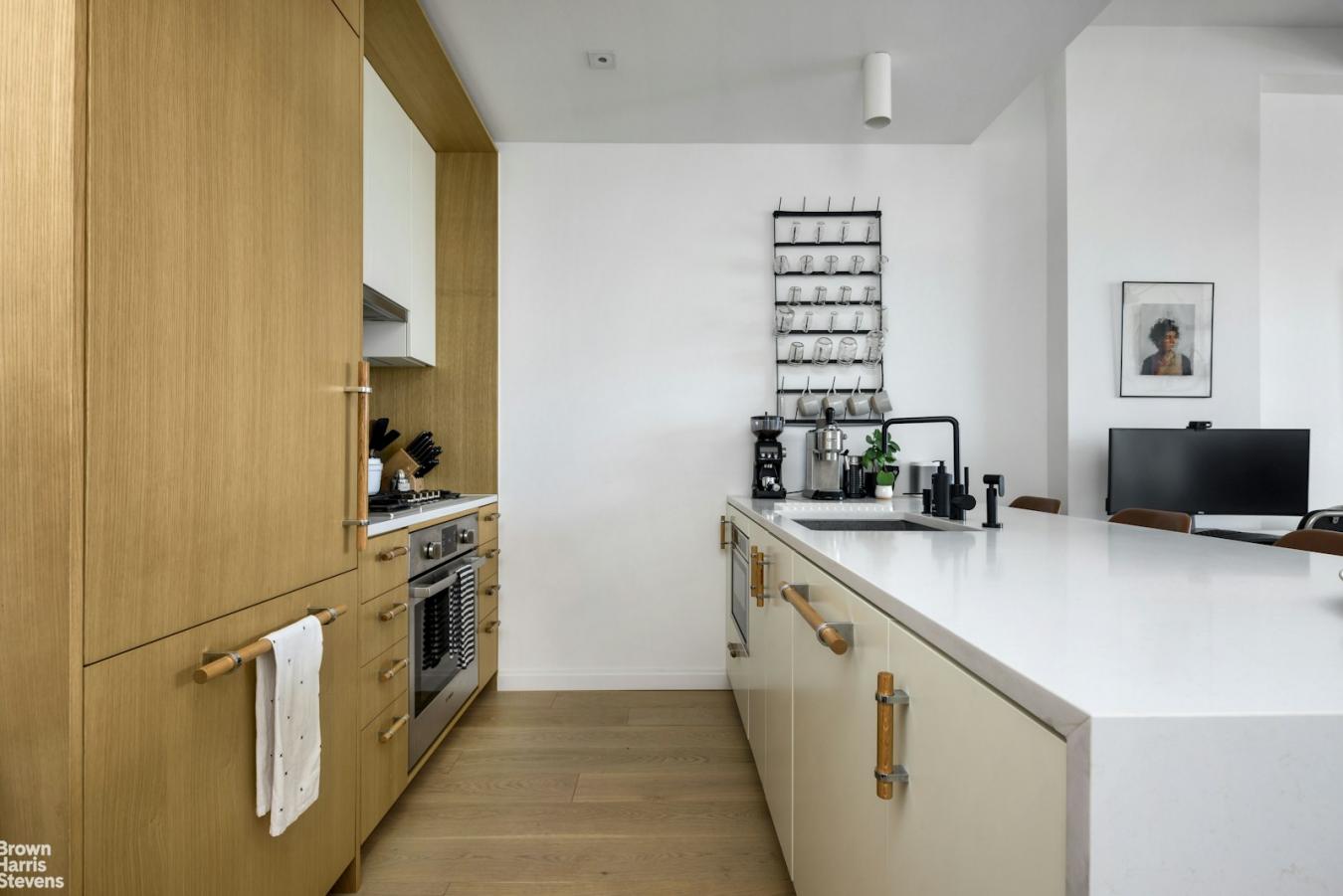 Long Island City, New York, 11101, United States, 1 Bedroom Bedrooms, ,1 BathroomBathrooms,Residential,For Sale,1943685