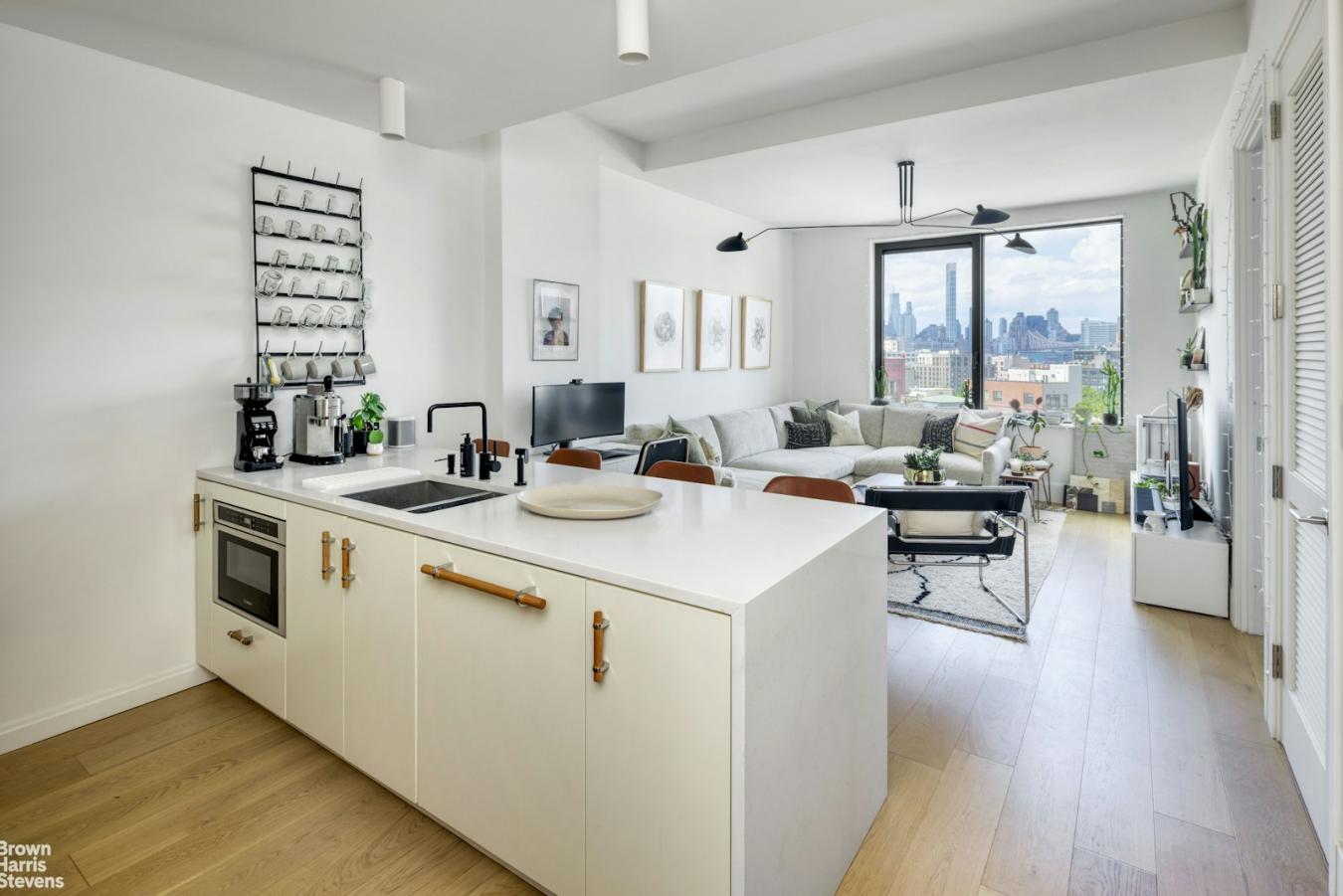 Long Island City, New York, 11101, United States, 1 Bedroom Bedrooms, ,1 BathroomBathrooms,Residential,For Sale,1943685