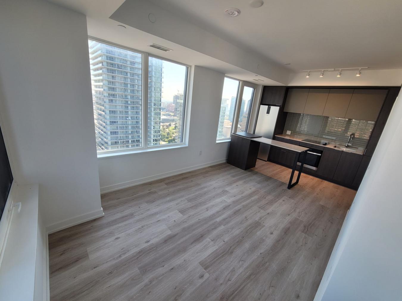 Mississauga, ON, L5B0P6, Canada, 2 Bedrooms Bedrooms, ,2 BathroomsBathrooms,Residential,For Sale,1941549