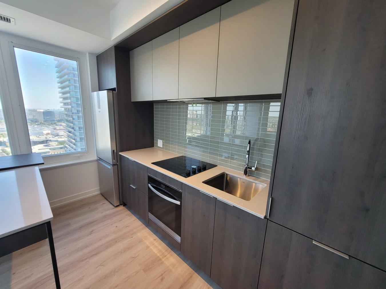 Mississauga, ON, L5B0P6, Canada, 2 Bedrooms Bedrooms, ,2 BathroomsBathrooms,Residential,For Sale,1941549
