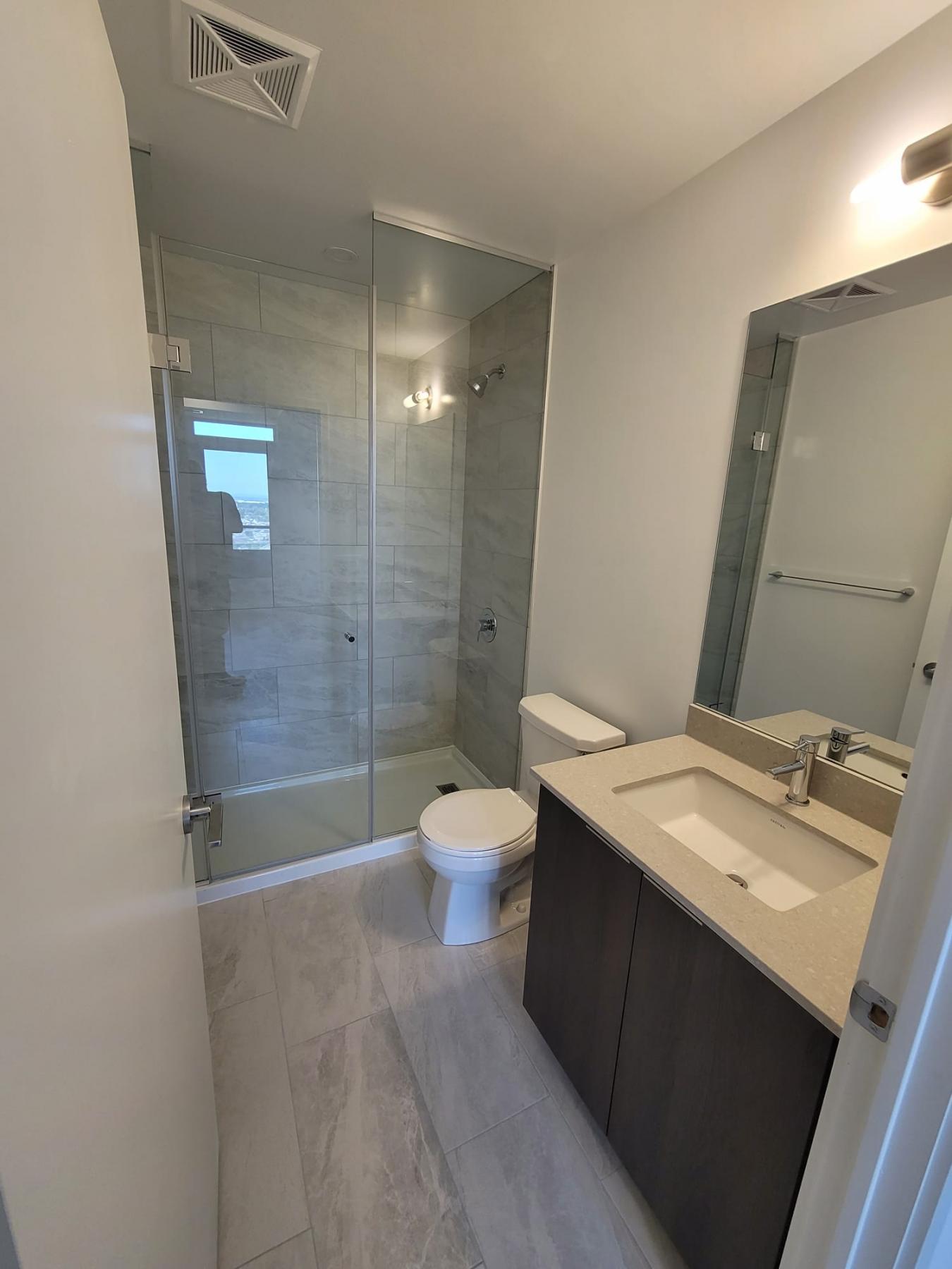 Mississauga, ON, L5B0P6, Canada, 2 Bedrooms Bedrooms, ,2 BathroomsBathrooms,Residential,For Sale,1941549
