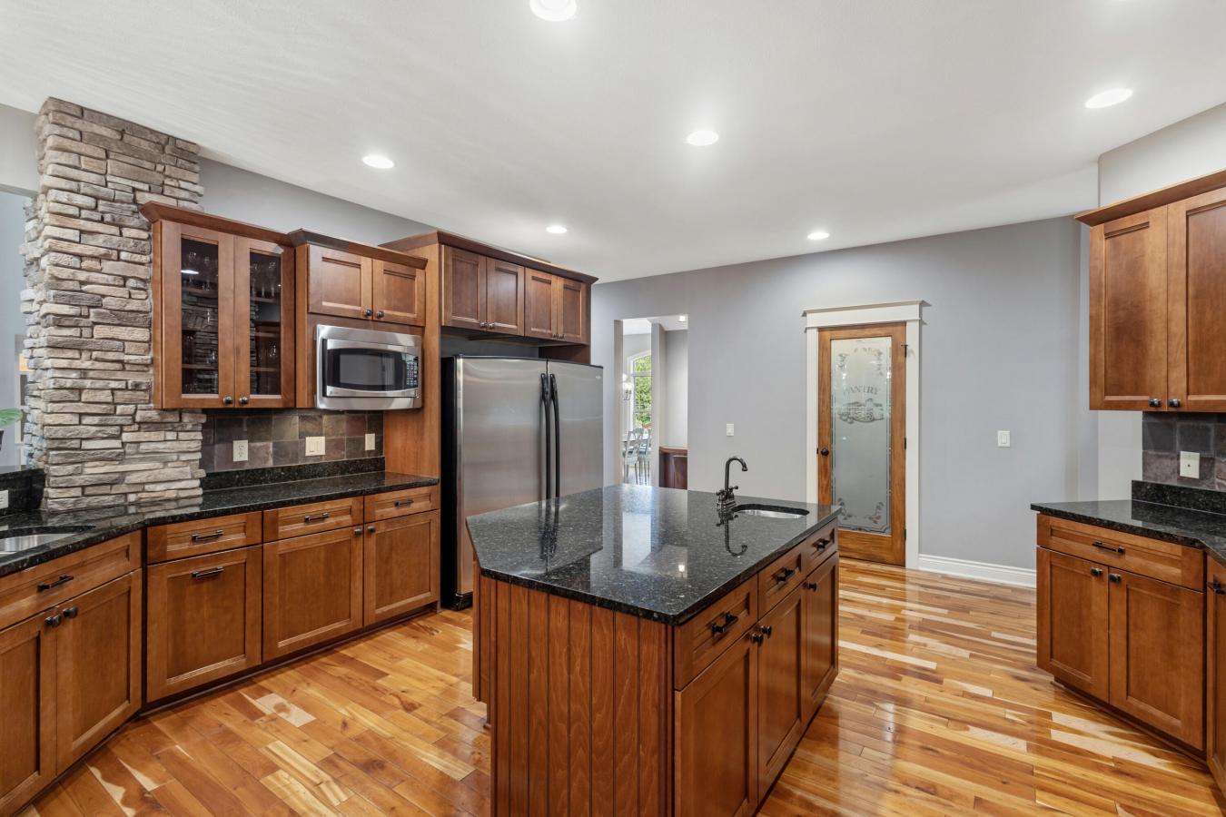 Kalamazoo, Kalamazoo, 49009, United States, 5 Bedrooms Bedrooms, ,3 BathroomsBathrooms,Residential,For Sale,1941548