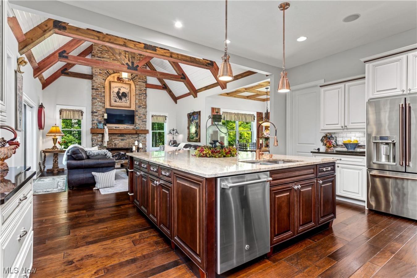 Medina, Medina, 44256, United States, 5 Bedrooms Bedrooms, ,4 BathroomsBathrooms,Residential,For Sale,1941547