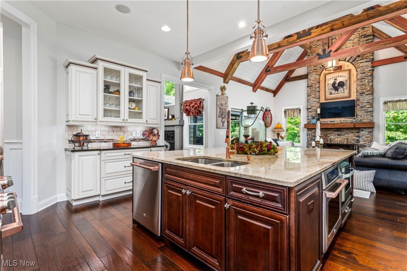 Medina, Medina, 44256, United States, 5 Bedrooms Bedrooms, ,4 BathroomsBathrooms,Residential,For Sale,1941547