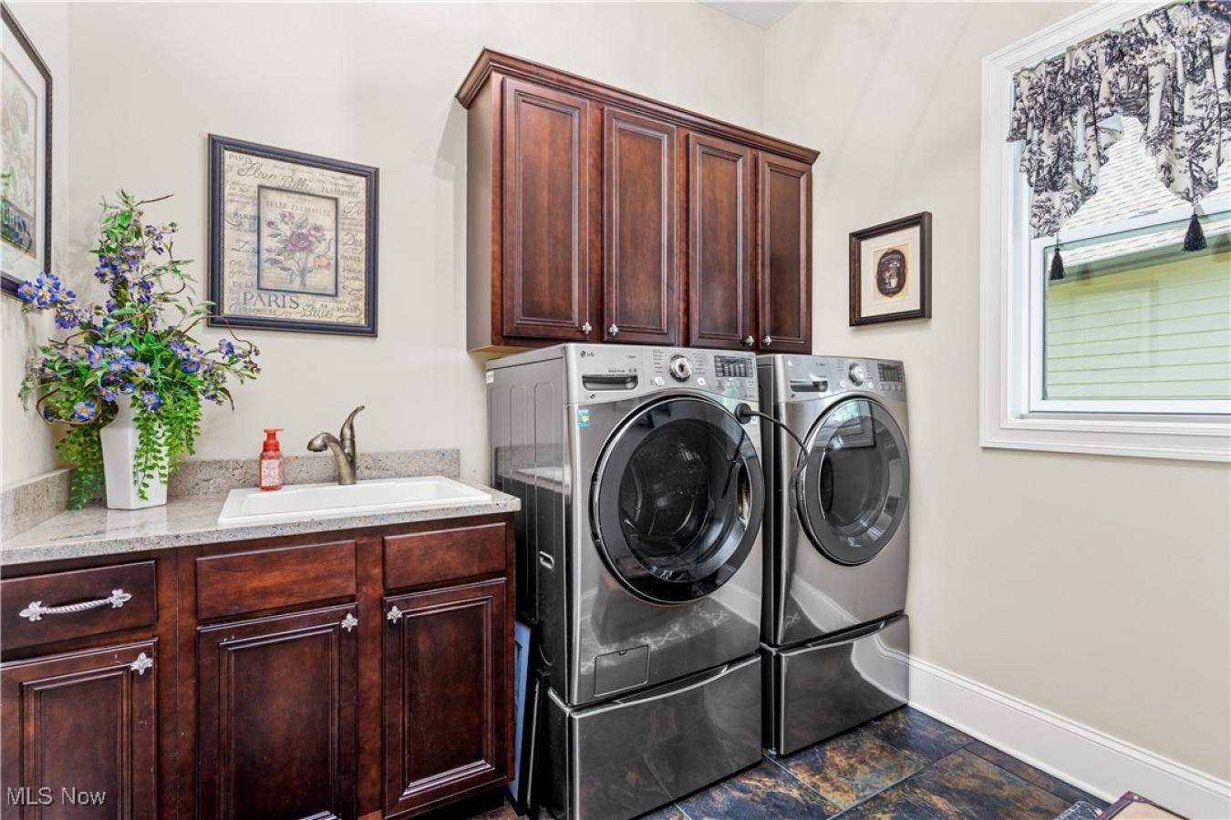 Medina, Medina, 44256, United States, 5 Bedrooms Bedrooms, ,4 BathroomsBathrooms,Residential,For Sale,1941547