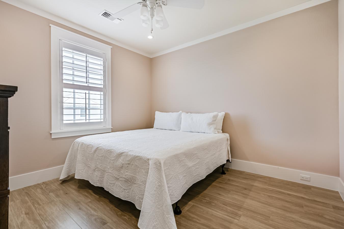 Galveston, Texas, 77550, United States, 4 Bedrooms Bedrooms, ,3 BathroomsBathrooms,Residential,For Sale,1941544