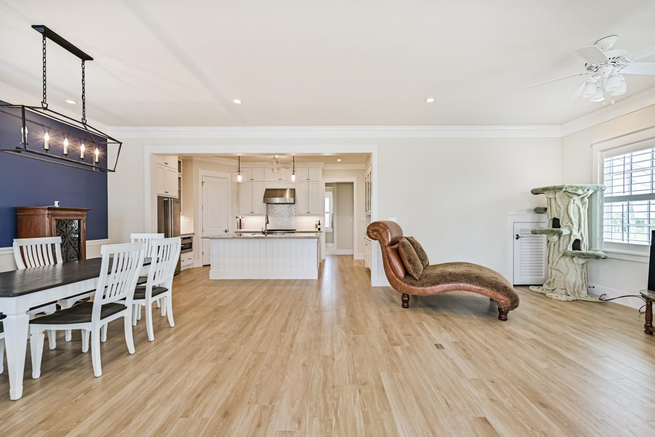 Galveston, Texas, 77550, United States, 4 Bedrooms Bedrooms, ,3 BathroomsBathrooms,Residential,For Sale,1941544
