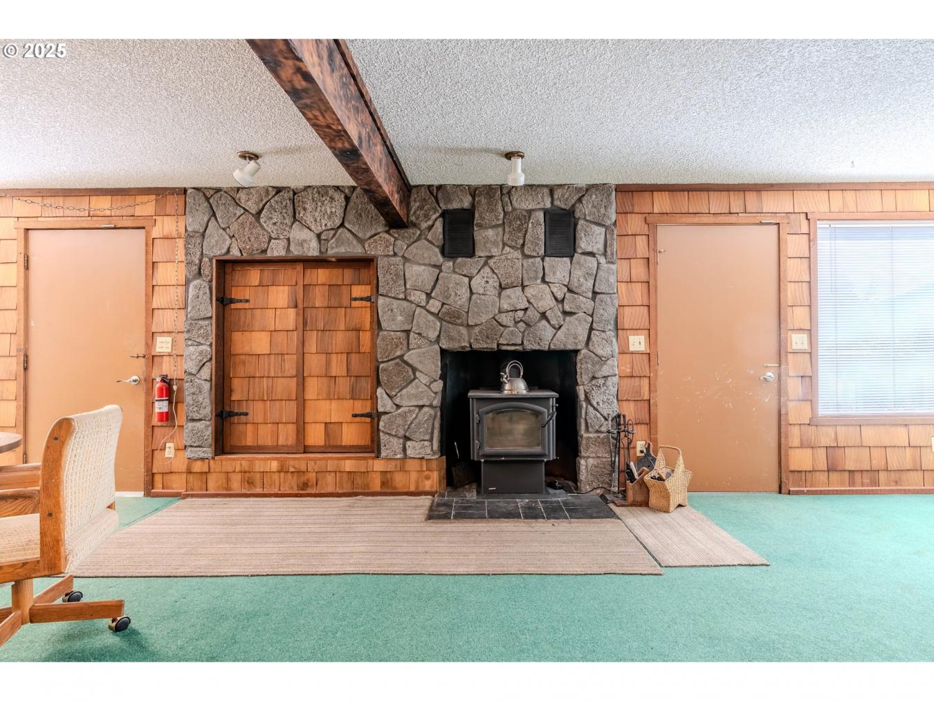 GovernmentCamp, Clackamas, 97028, United States, 7 Bedrooms Bedrooms, ,7 BathroomsBathrooms,Residential,For Sale,1943681