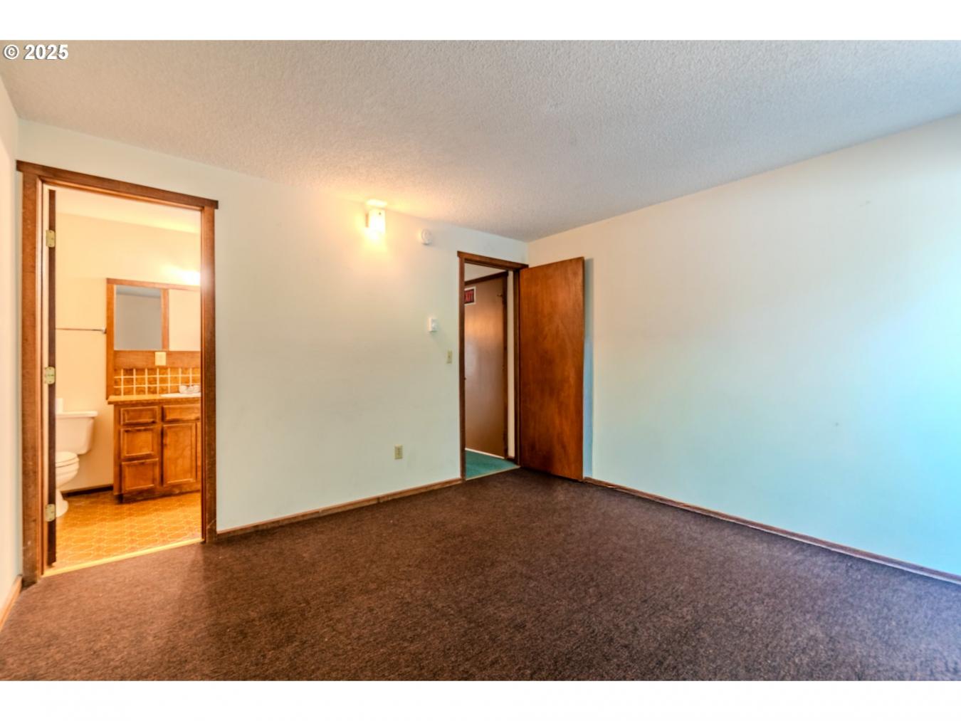 GovernmentCamp, Clackamas, 97028, United States, 7 Bedrooms Bedrooms, ,7 BathroomsBathrooms,Residential,For Sale,1943681