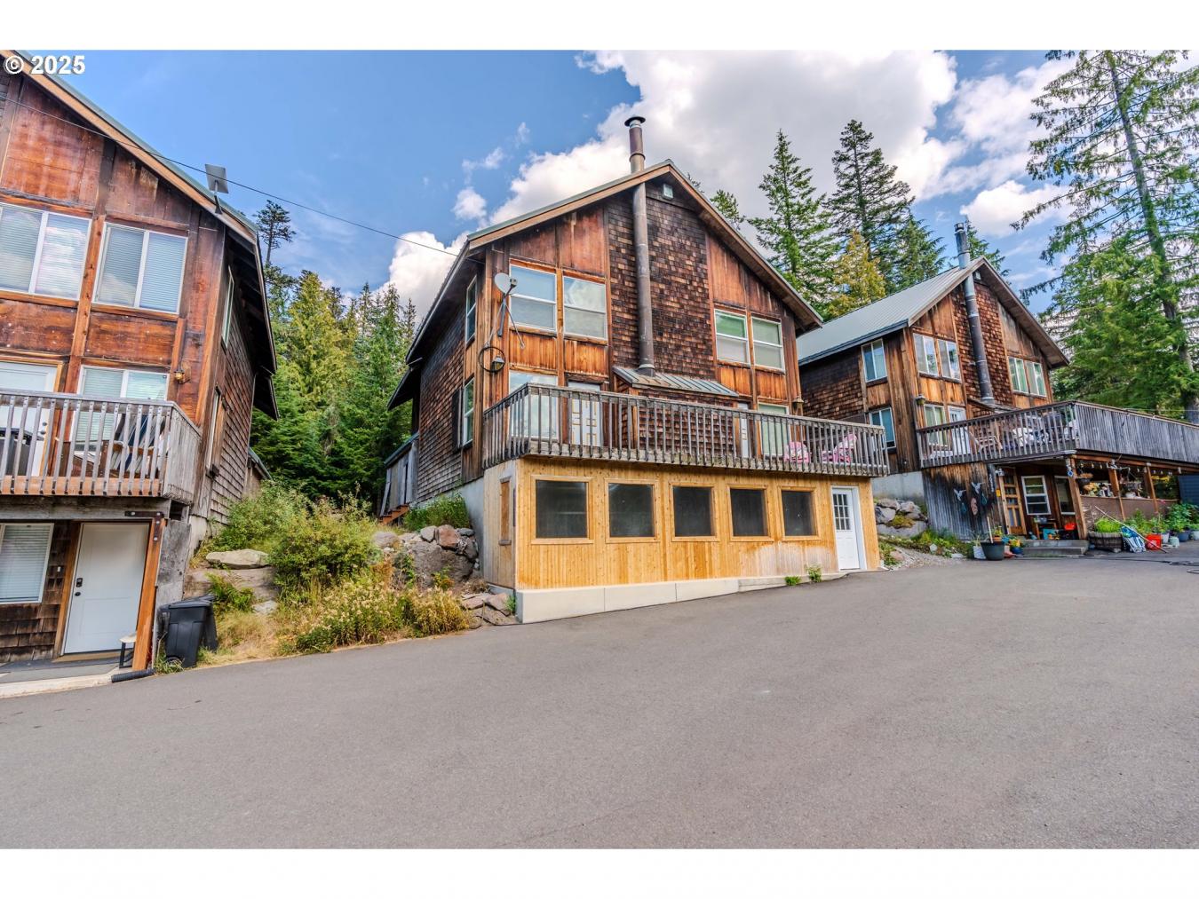 GovernmentCamp, Clackamas, 97028, United States, 7 Bedrooms Bedrooms, ,7 BathroomsBathrooms,Residential,For Sale,1943681