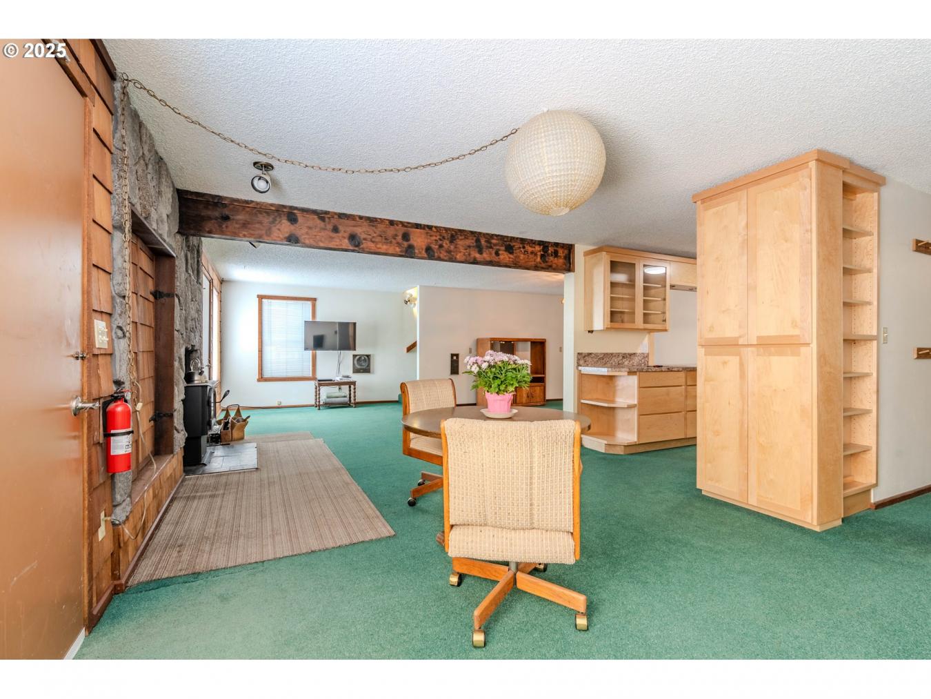 GovernmentCamp, Clackamas, 97028, United States, 7 Bedrooms Bedrooms, ,7 BathroomsBathrooms,Residential,For Sale,1943681