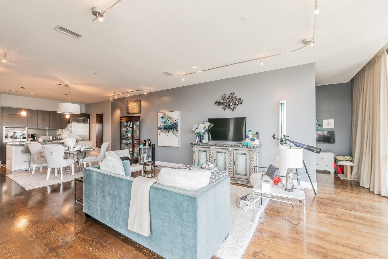 Dallas, Dallas, 75219, United States, 1 Bedroom Bedrooms, ,1 BathroomBathrooms,Residential,For Sale,1943680