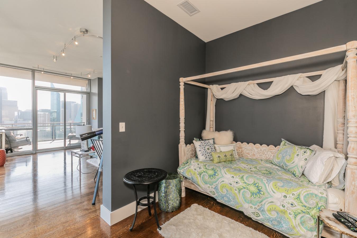 Dallas, Dallas, 75219, United States, 1 Bedroom Bedrooms, ,1 BathroomBathrooms,Residential,For Sale,1943680