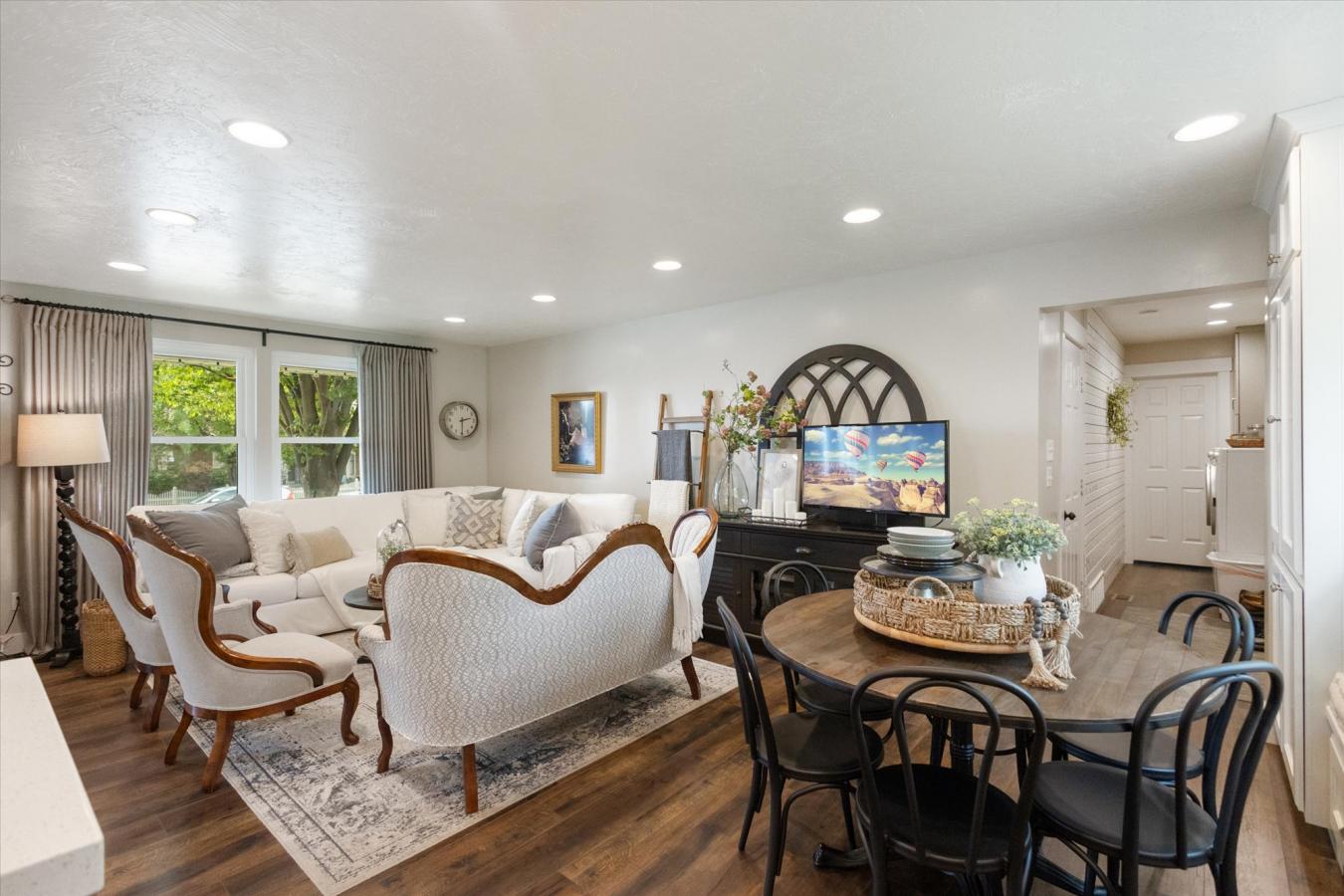 Murray, Salt Lake, 84123, United States, 5 Bedrooms Bedrooms, ,3 BathroomsBathrooms,Residential,For Sale,1943678