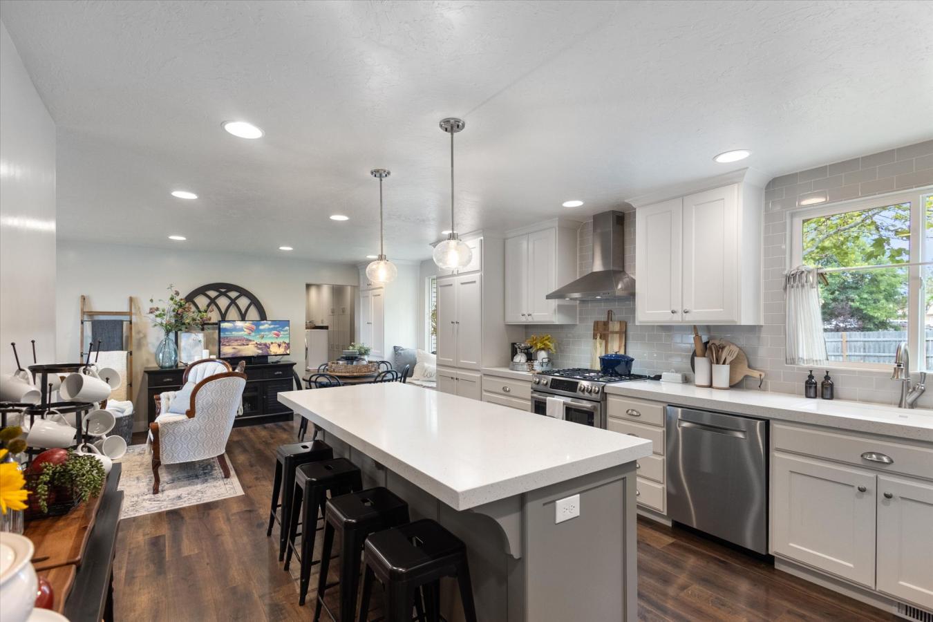 Murray, Salt Lake, 84123, United States, 5 Bedrooms Bedrooms, ,3 BathroomsBathrooms,Residential,For Sale,1943678