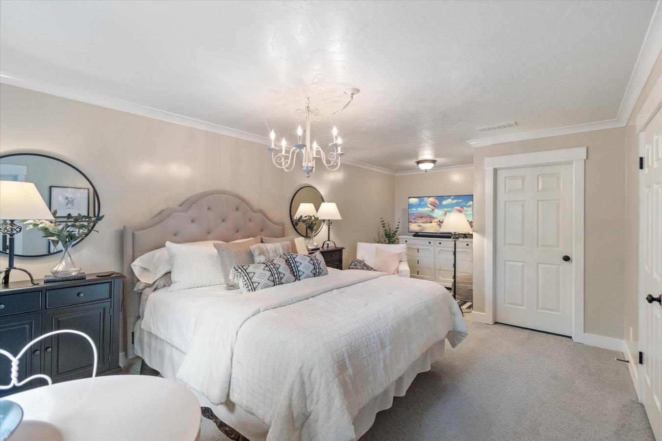 Murray, Salt Lake, 84123, United States, 5 Bedrooms Bedrooms, ,3 BathroomsBathrooms,Residential,For Sale,1943678