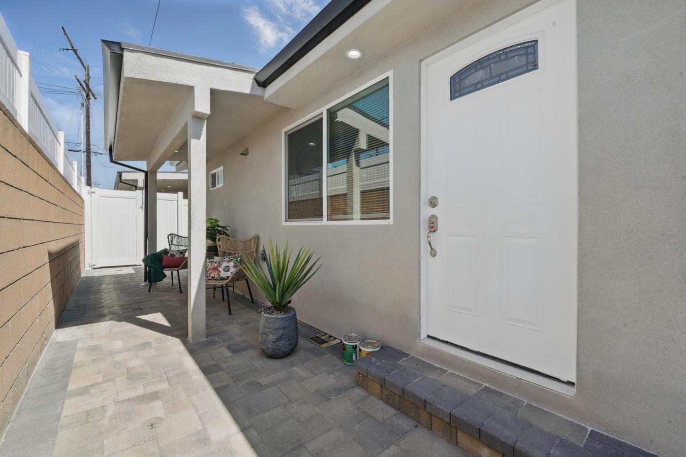 North Hollywood, Los Angeles, 91605, United States, 11 Bedrooms Bedrooms, ,8 BathroomsBathrooms,Residential,For Sale,1941543