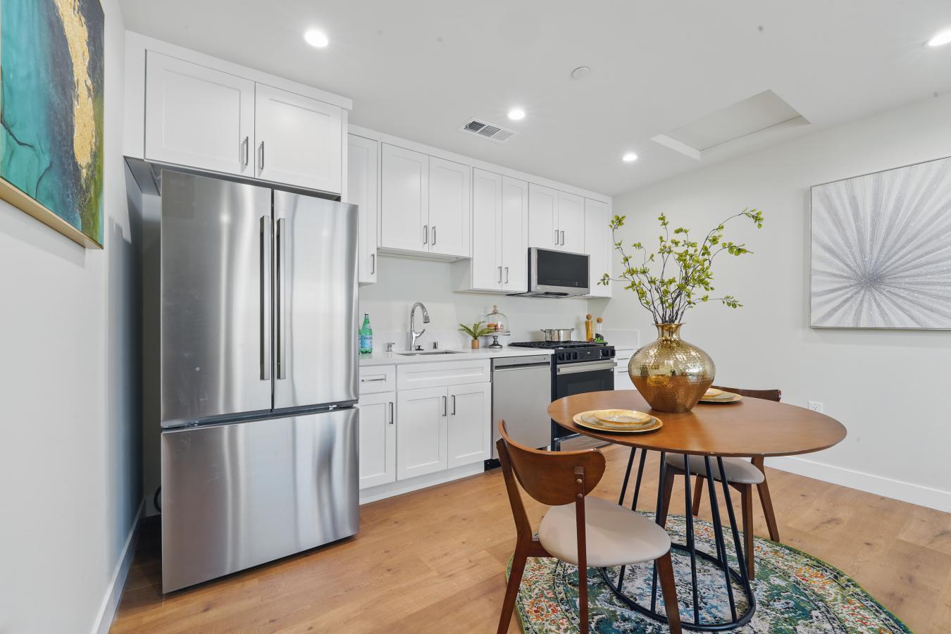 North Hollywood, Los Angeles, 91605, United States, 11 Bedrooms Bedrooms, ,8 BathroomsBathrooms,Residential,For Sale,1941543