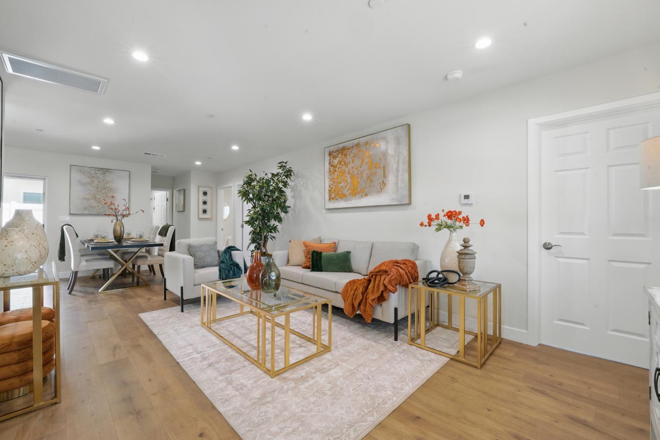 North Hollywood, Los Angeles, 91605, United States, 11 Bedrooms Bedrooms, ,8 BathroomsBathrooms,Residential,For Sale,1941543