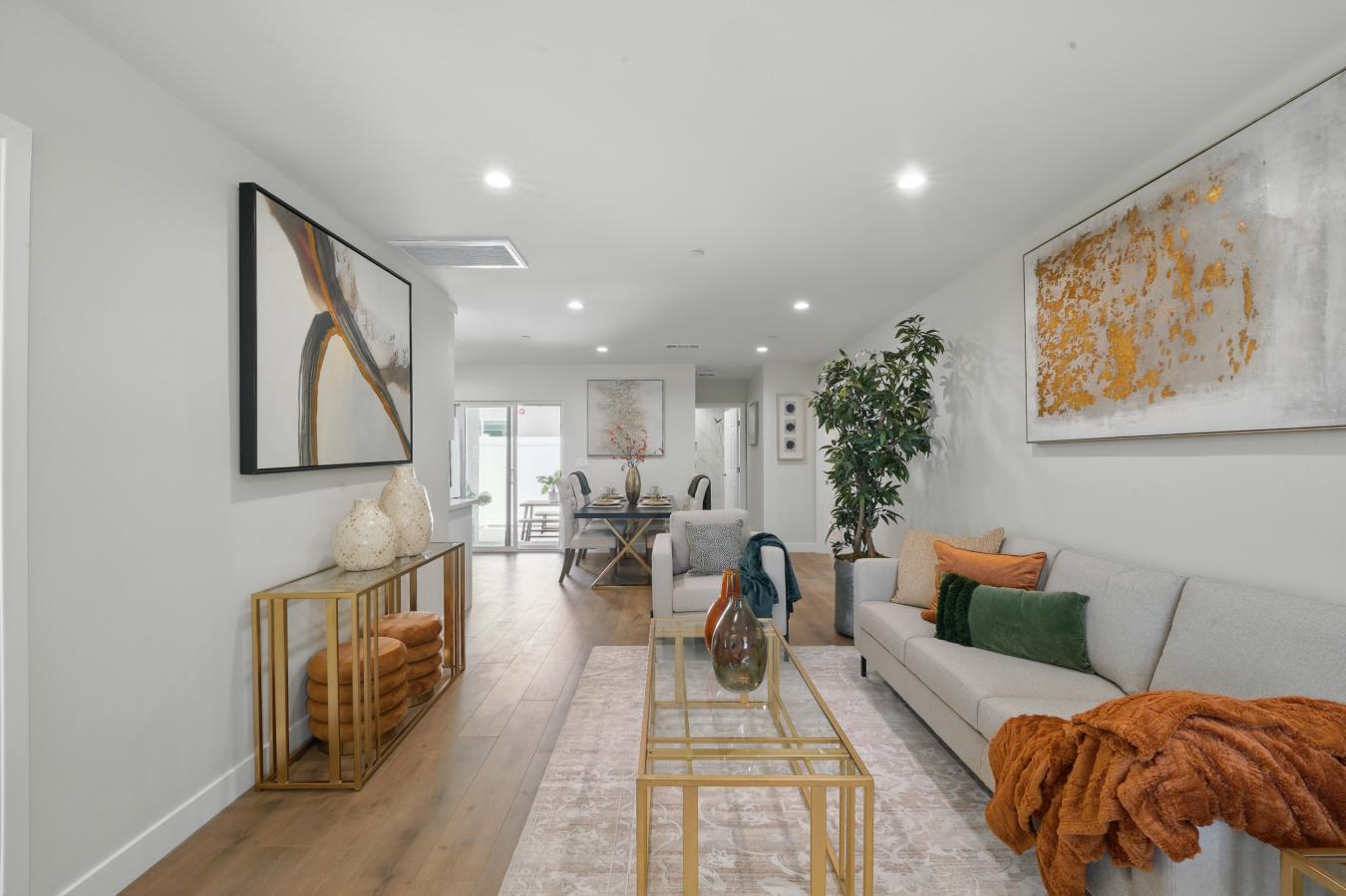 North Hollywood, Los Angeles, 91605, United States, 11 Bedrooms Bedrooms, ,8 BathroomsBathrooms,Residential,For Sale,1941543