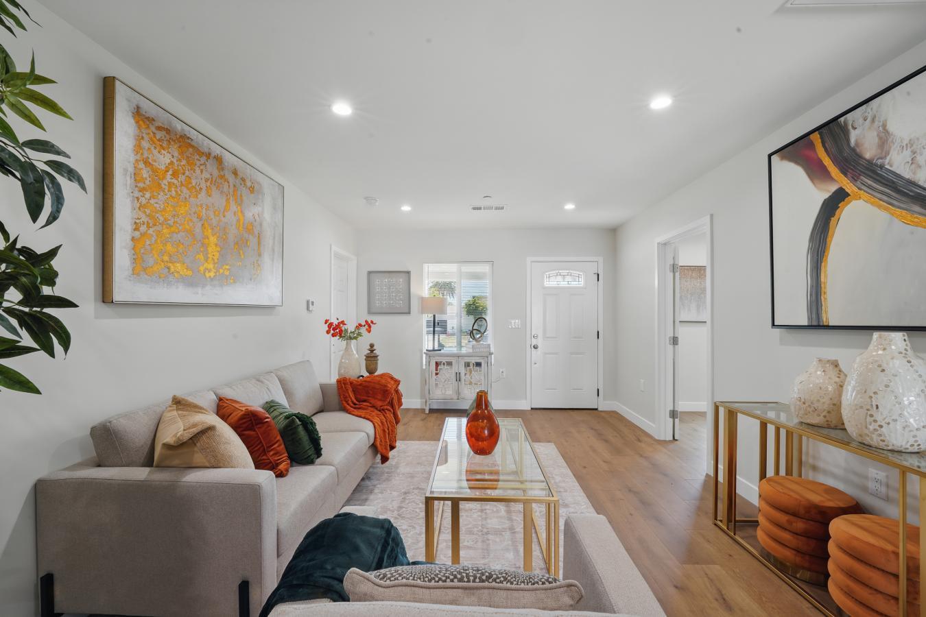 North Hollywood, Los Angeles, 91605, United States, 11 Bedrooms Bedrooms, ,8 BathroomsBathrooms,Residential,For Sale,1941543