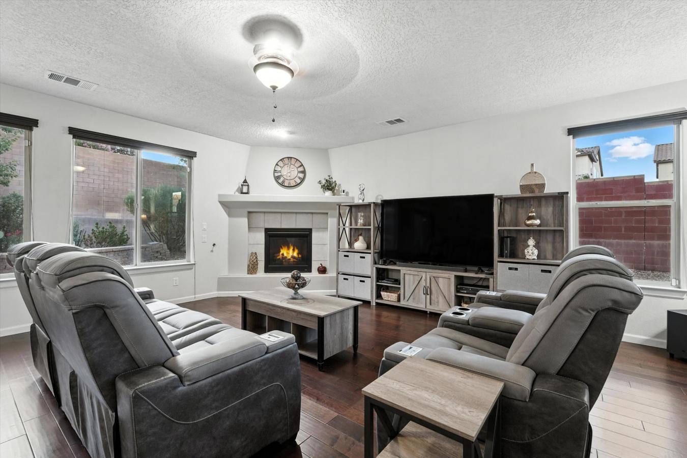 Rio Rancho, Sandoval, 87124, United States, ,Residential,For Sale,1943677