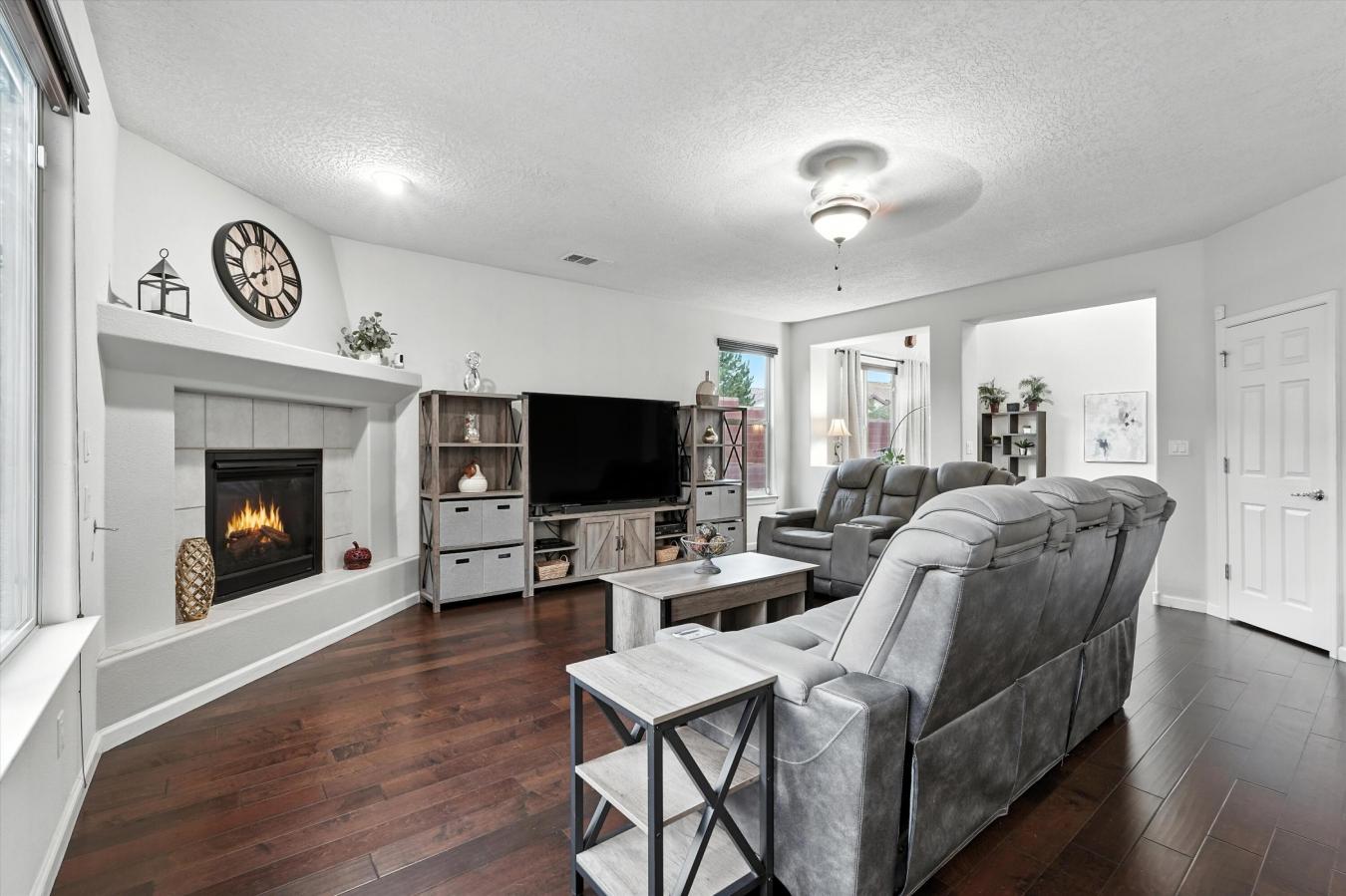 Rio Rancho, Sandoval, 87124, United States, ,Residential,For Sale,1943677