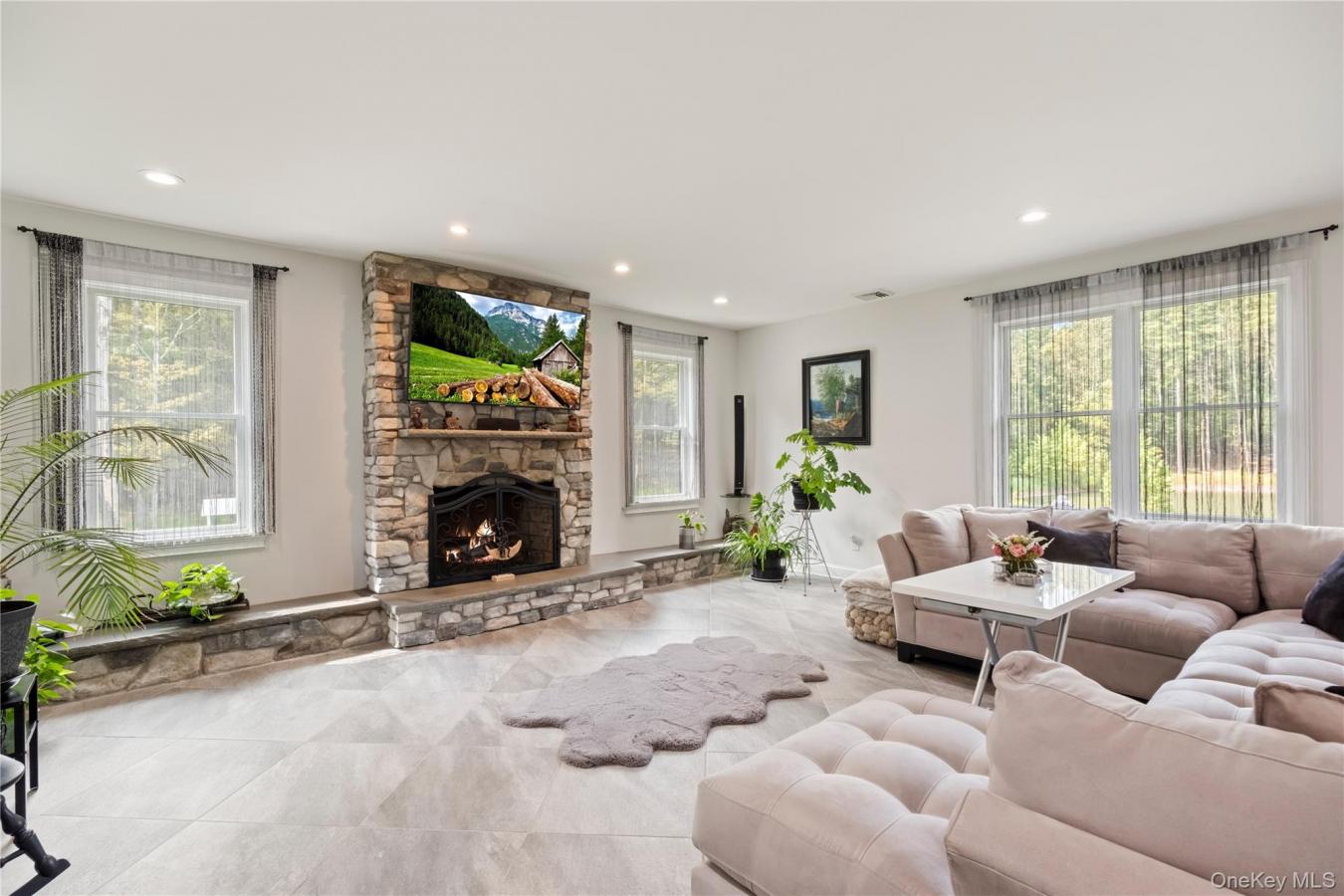 Coxsackie, Greene County, 12051, United States, ,Residential,For Sale,1943956