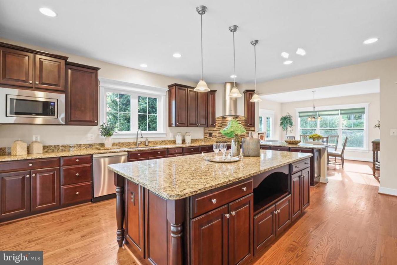FALLS CHURCH, FAIRFAX-VA, 22042, United States, ,Residential,For Sale,1943953