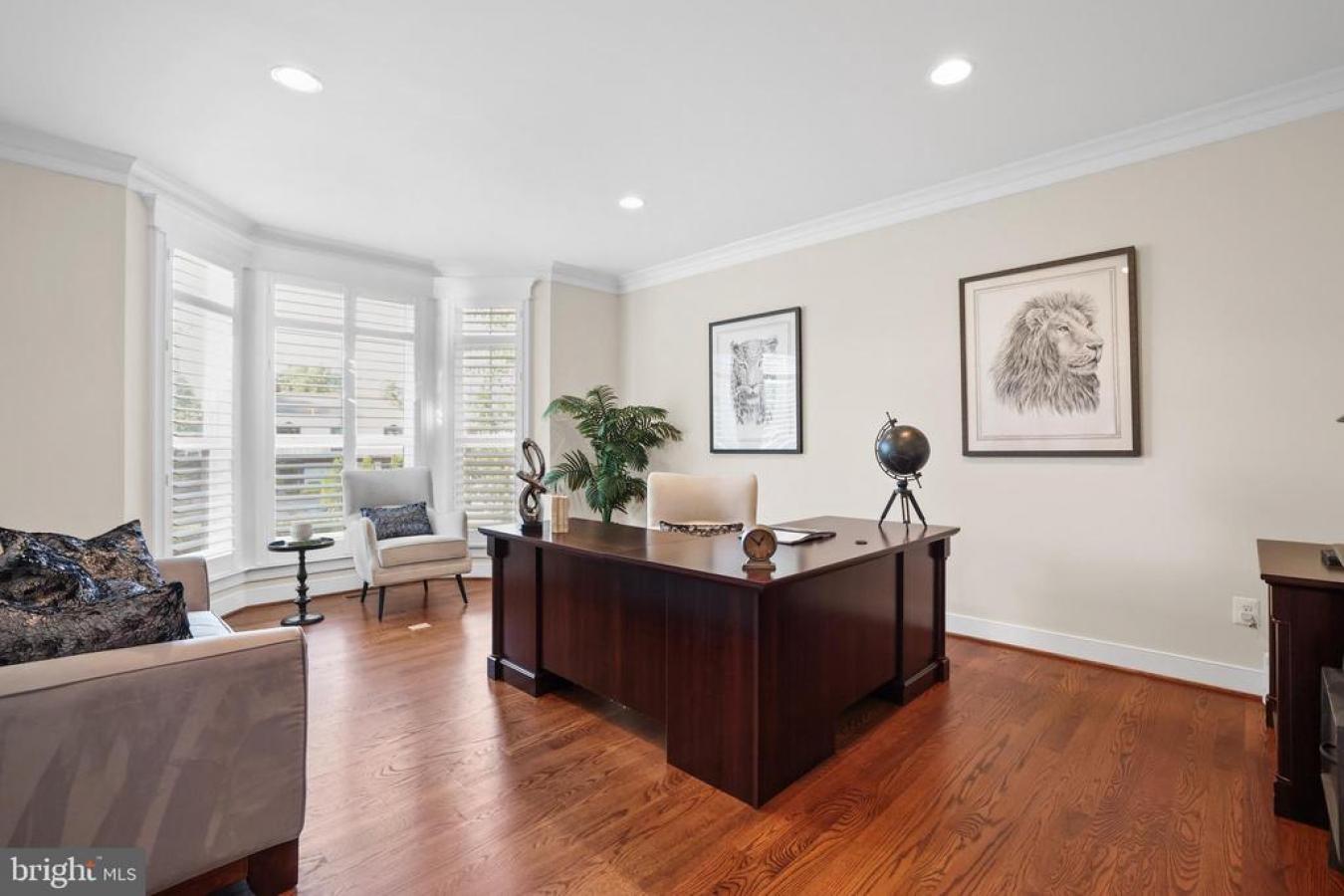 FALLS CHURCH, FAIRFAX-VA, 22042, United States, ,Residential,For Sale,1943953