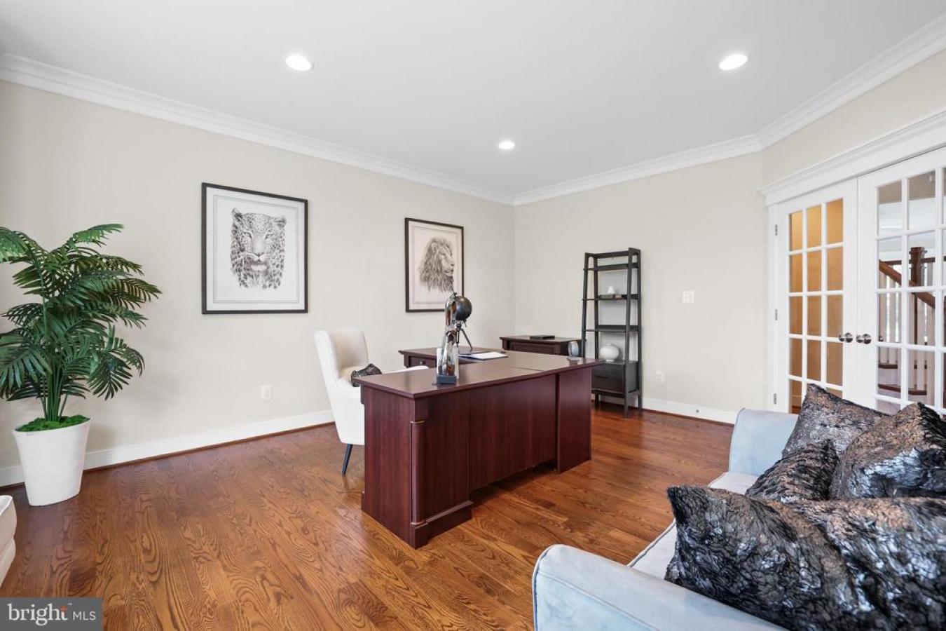 FALLS CHURCH, FAIRFAX-VA, 22042, United States, ,Residential,For Sale,1943953