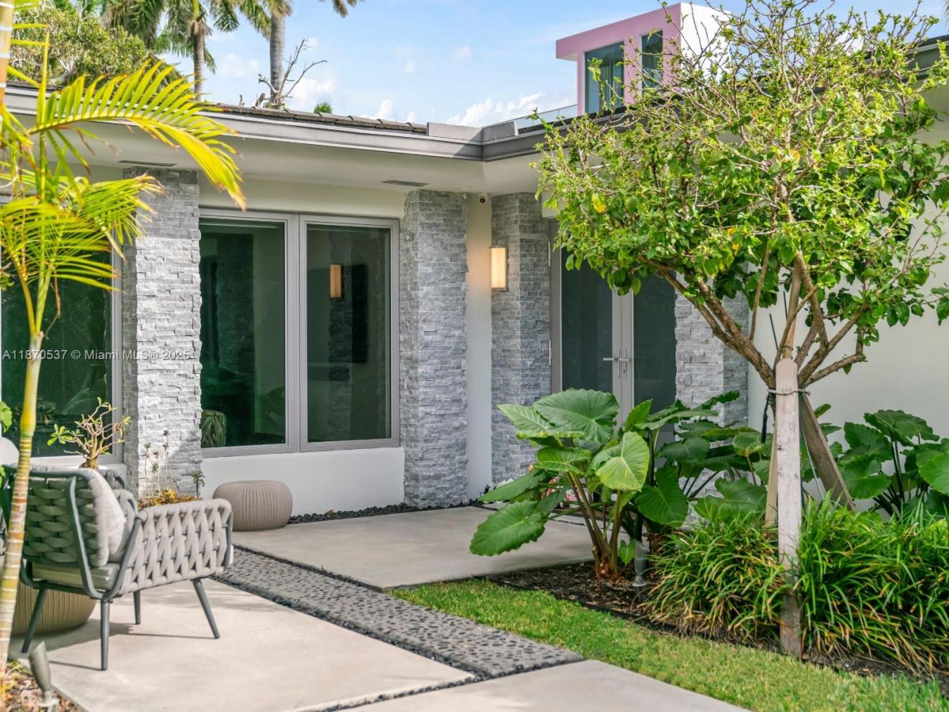 Miami Shores, Miami-Dade County, 33138, United States, 4 Bedrooms Bedrooms, ,4 BathroomsBathrooms,Residential,For Sale,1943952