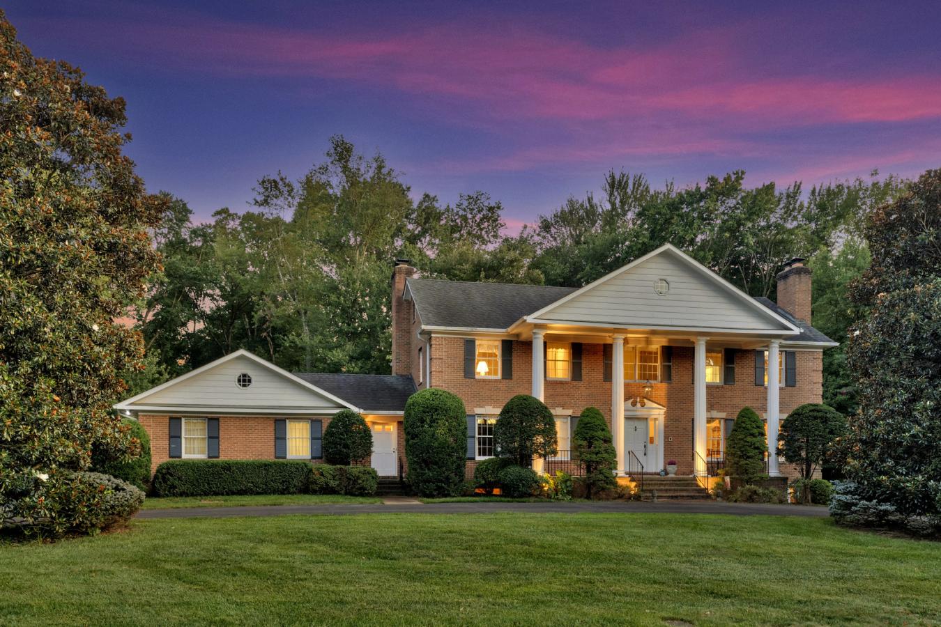 McLean, Fairfax County, 22102, United States, 4 Bedrooms Bedrooms, ,5 BathroomsBathrooms,Residential,For Sale,1943949