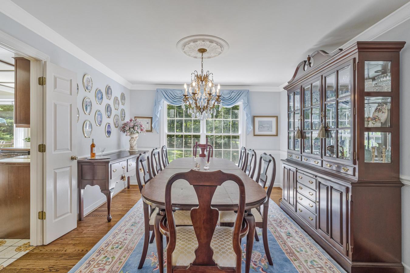 McLean, Fairfax County, 22102, United States, 4 Bedrooms Bedrooms, ,5 BathroomsBathrooms,Residential,For Sale,1943949