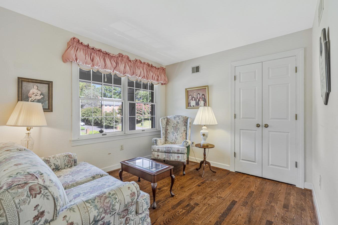 McLean, Fairfax County, 22102, United States, 4 Bedrooms Bedrooms, ,5 BathroomsBathrooms,Residential,For Sale,1943949