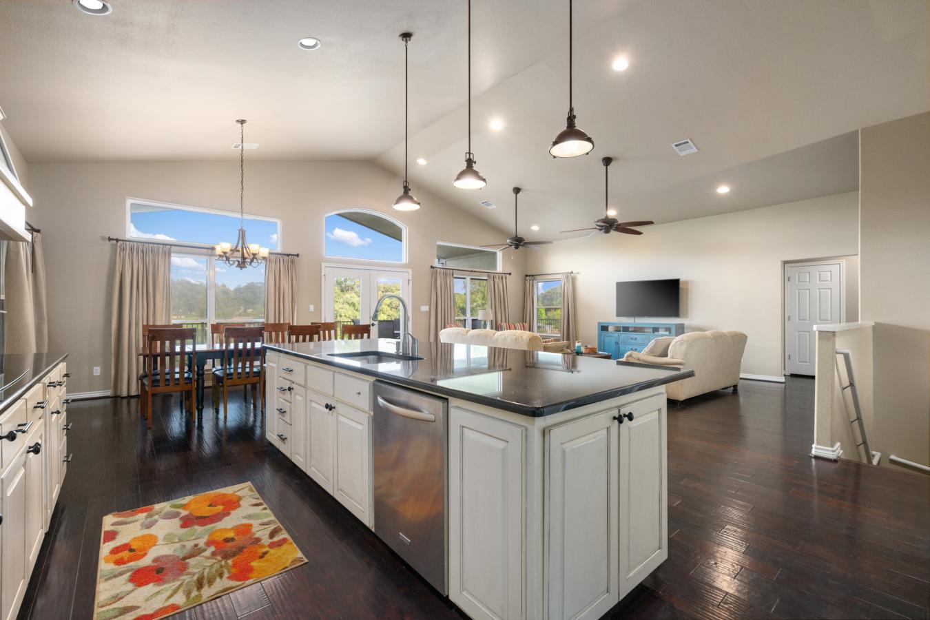 Kingsland, LLano, 78639, United States, 5 Bedrooms Bedrooms, ,3 BathroomsBathrooms,Residential,For Sale,1945712