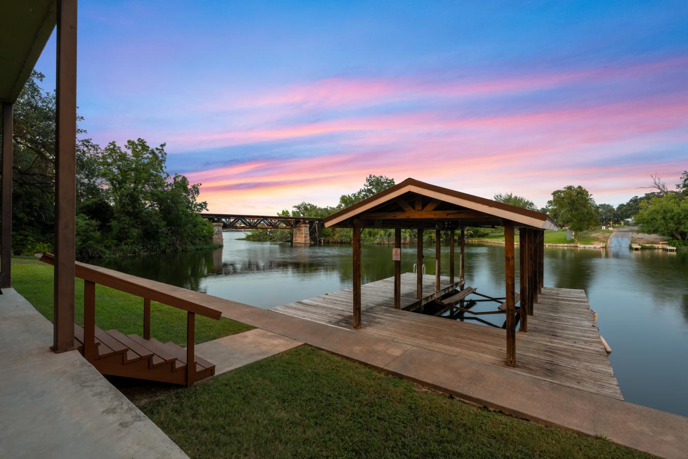 Kingsland, LLano, 78639, United States, 5 Bedrooms Bedrooms, ,3 BathroomsBathrooms,Residential,For Sale,1945712