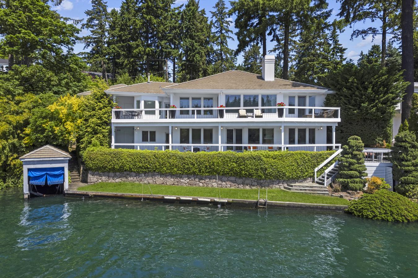 Lake Oswego, Clackamas, 97034, United States, 2 Bedrooms Bedrooms, ,3 BathroomsBathrooms,Residential,For Sale,1943673